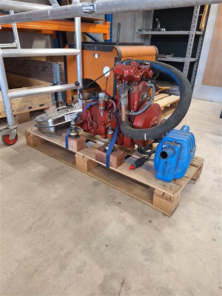 Grote foto binnenboordmotor type bernard moteurs 55 cr watersport en boten buiten en binnenboordmotoren