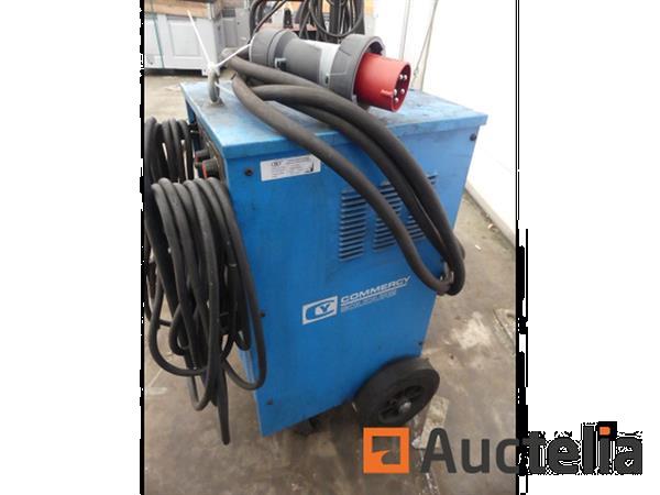 Grote foto arc lasapparaat op wielen commercy ta320 ref 9760 037 doe het zelf en verbouw ijzerwaren en bevestigingsmiddelen
