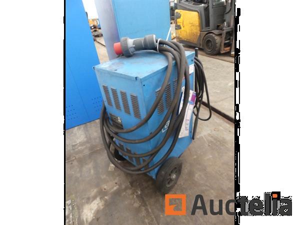 Grote foto arc lasapparaat op wielen commercy ta320 ref 9760 037 doe het zelf en verbouw ijzerwaren en bevestigingsmiddelen