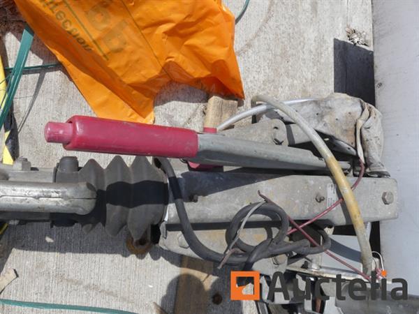 Grote foto aanhangwagen met vokes stroomlijnt het oliefiltratiesysteem agrarisch aanhangwagens
