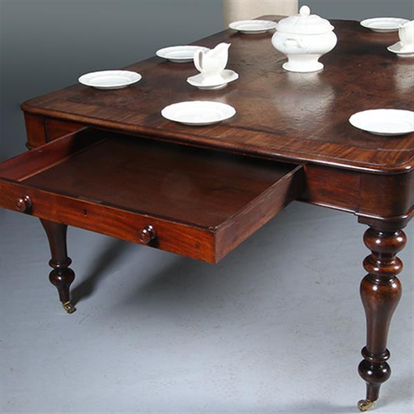 Grote foto eetkamertafel f werktafel eetkamertafel met geweldig mooi doorleefd leer een echte leeftafel ca 1 antiek en kunst stoelen en banken