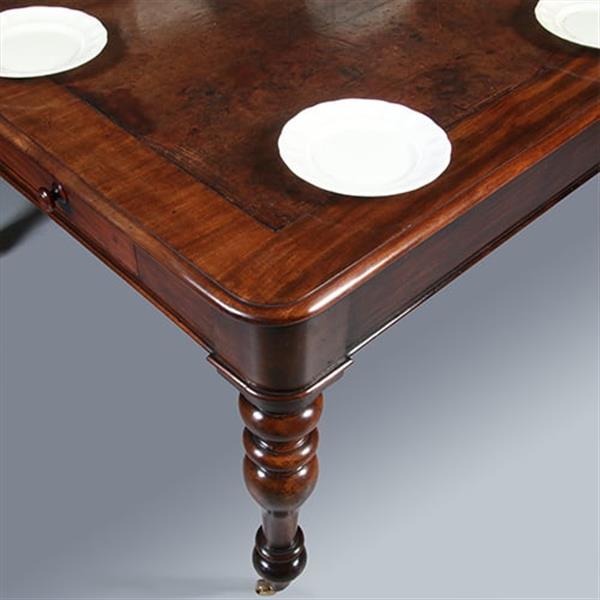 Grote foto eetkamertafel f werktafel eetkamertafel met geweldig mooi doorleefd leer een echte leeftafel ca 1 antiek en kunst stoelen en banken