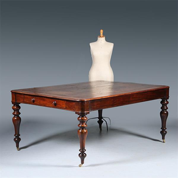 Grote foto eetkamertafel f werktafel eetkamertafel met geweldig mooi doorleefd leer een echte leeftafel ca 1 antiek en kunst stoelen en banken
