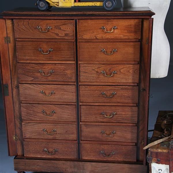 Grote foto jaarkast met 1 extra brede lade en 12 maandladen ca 1890 wellington sluitingen no281405 antiek en kunst stoelen en banken