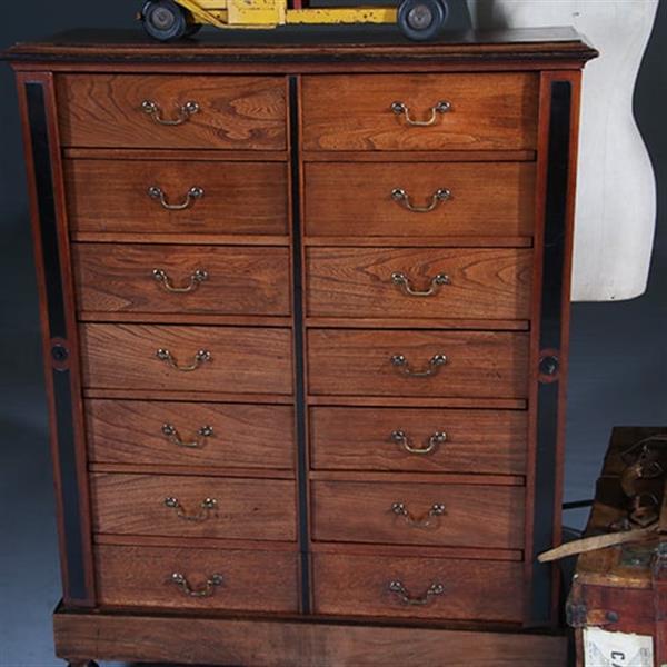 Grote foto jaarkast met 1 extra brede lade en 12 maandladen ca 1890 wellington sluitingen no281405 antiek en kunst stoelen en banken