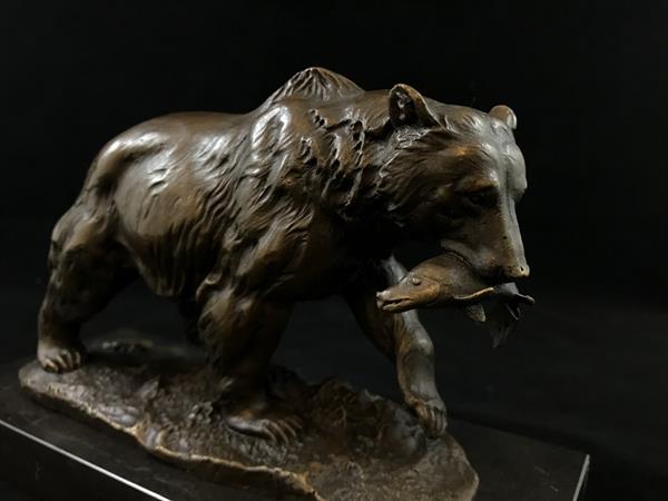 Grote foto een bronzen beeld sculptuur van een grizzly beer tuin en terras tuindecoratie