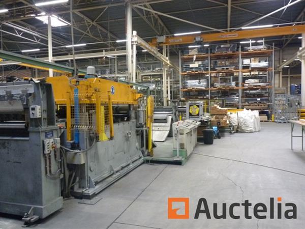 Grote foto industri le stempel en snijlijn voor metalen plaat mecasteel doe het zelf en verbouw ijzerwaren en bevestigingsmiddelen