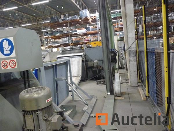 Grote foto industri le stempel en snijlijn voor metalen plaat mecasteel doe het zelf en verbouw ijzerwaren en bevestigingsmiddelen