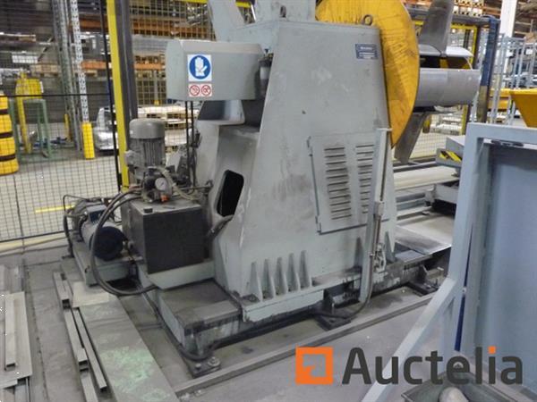Grote foto industri le stempel en snijlijn voor metalen plaat mecasteel doe het zelf en verbouw ijzerwaren en bevestigingsmiddelen