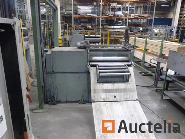 Grote foto industri le stempel en snijlijn voor metalen plaat mecasteel doe het zelf en verbouw ijzerwaren en bevestigingsmiddelen