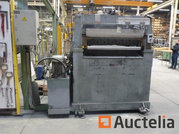 Grote foto industri le stempel en snijlijn voor metalen plaat mecasteel doe het zelf en verbouw ijzerwaren en bevestigingsmiddelen