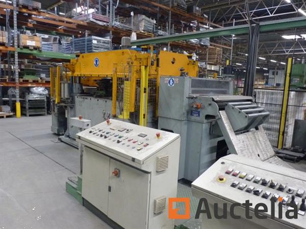 Grote foto industri le stempel en snijlijn voor metalen plaat mecasteel doe het zelf en verbouw ijzerwaren en bevestigingsmiddelen