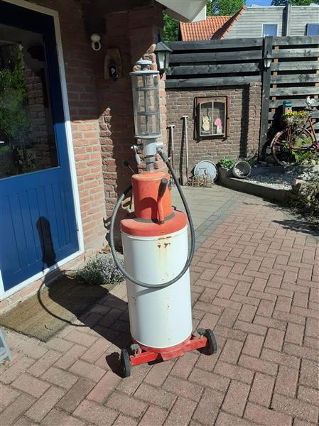 Grote foto benzine pomp. vintage . fietsen en brommers overige fietsen en brommers