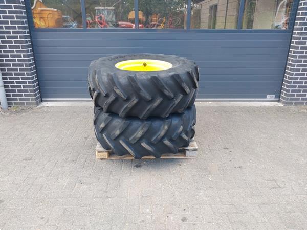 Grote foto set wielen 480 70 r24 zf steek agrarisch wielen