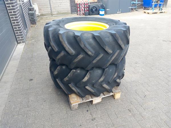 Grote foto set wielen 480 70 r24 zf steek agrarisch wielen