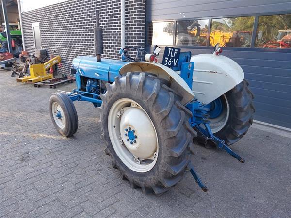 Grote foto fordson super dexta agrarisch tractoren