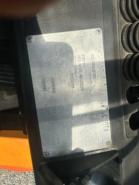 Grote foto vs 22046 triplex diesel heftruck toyota 3 5 ton sideshift freelift agrarisch heftrucks