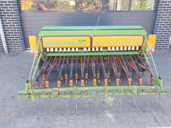 Grote foto amazone d8 25 special zaaimachine agrarisch zaaimachines