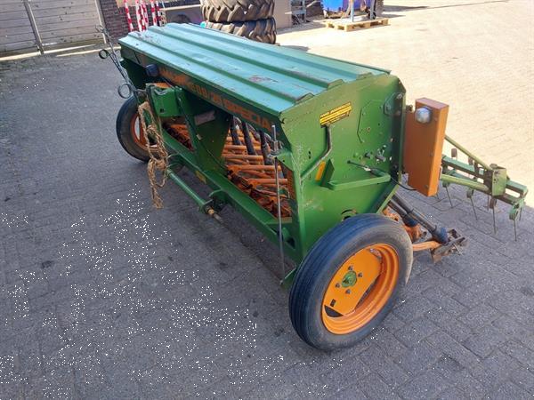 Grote foto amazone d8 25 special zaaimachine agrarisch zaaimachines
