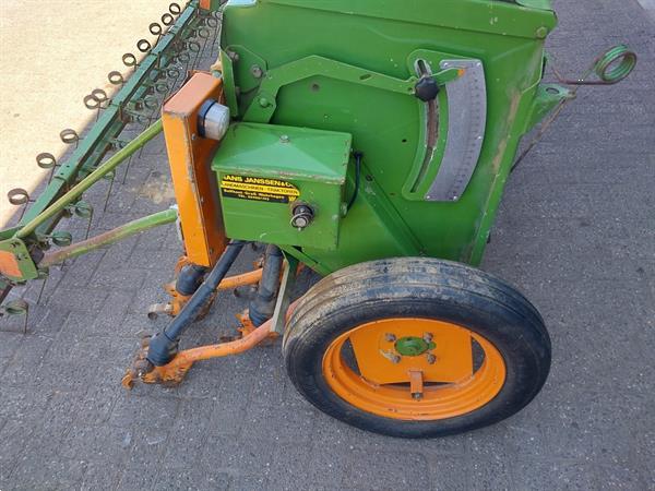 Grote foto amazone d8 25 special zaaimachine agrarisch zaaimachines