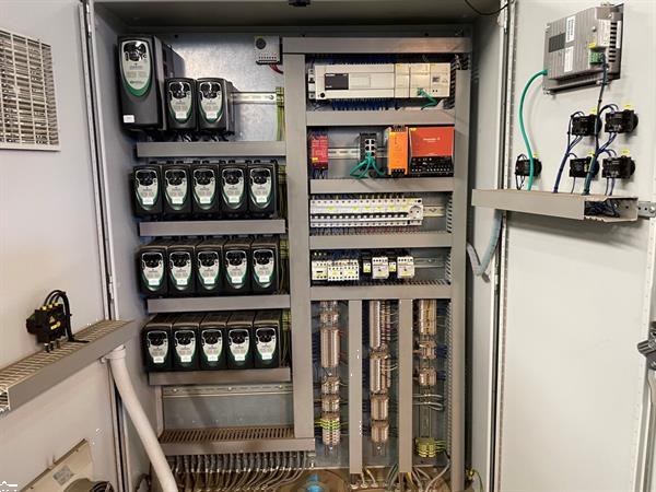 Grote foto koat weegsysteem voor trostomaten agrarisch tuinbouw