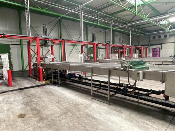 Grote foto stas waterlediger portaal voor appels met droger agrarisch tuinbouw