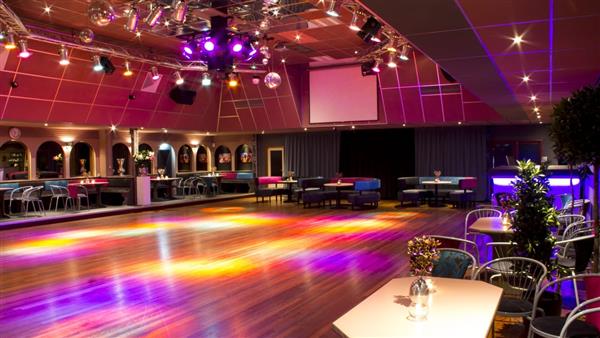 Grote foto host any occasion at oasis party events diensten en vakmensen verhuur zalen en feestlocaties