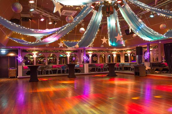 Grote foto host any occasion at oasis party events diensten en vakmensen verhuur zalen en feestlocaties