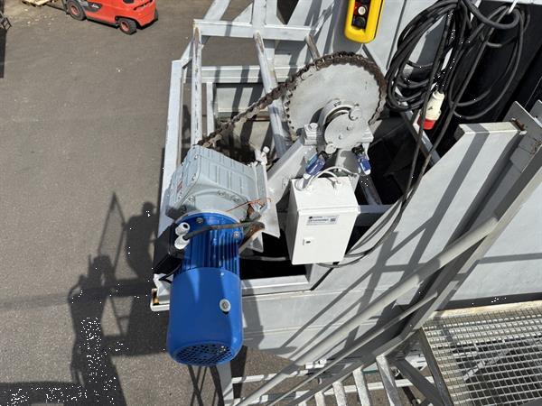 Grote foto flauw kistenkantelaar met bunker en afvoerband agrarisch tuinbouw