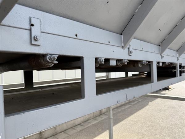 Grote foto flauw kistenkantelaar met bunker en afvoerband agrarisch tuinbouw