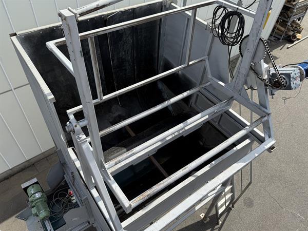 Grote foto flauw kistenkantelaar met bunker en afvoerband agrarisch tuinbouw
