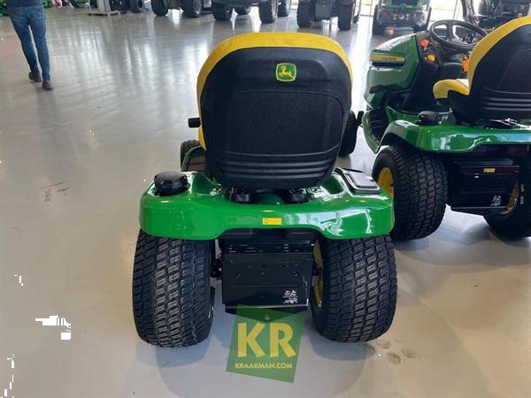 Grote foto john deere x380 692958 tuin en terras zitmaaiers