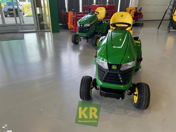 Grote foto john deere x380 692958 tuin en terras zitmaaiers