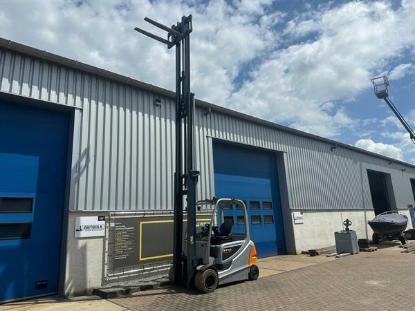Grote foto vs 22195 elektrische triplex heftruck still rx60 35 bj2019 agrarisch heftrucks