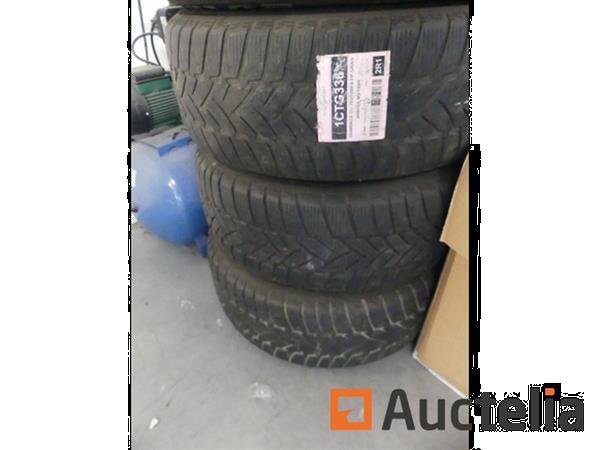 Grote foto set van 4 banden op aluminium velgen agrarisch wielen