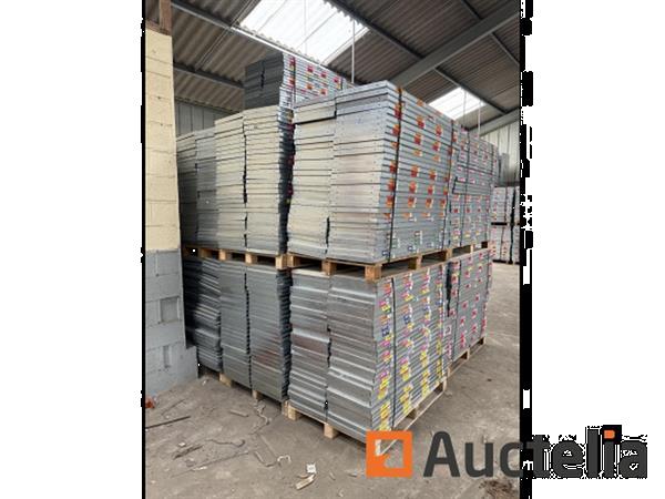 Grote foto industrieel rekkenmateriaal 748 ladders 4618 planken doe het zelf en verbouw hefwerktuigen