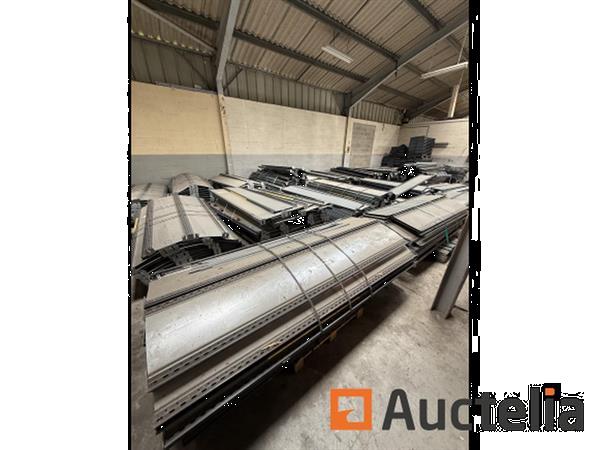 Grote foto industrieel rekkenmateriaal 748 ladders 4618 planken doe het zelf en verbouw hefwerktuigen
