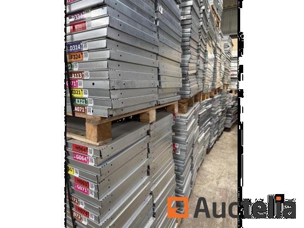 Grote foto industrieel rekkenmateriaal 748 ladders 4618 planken doe het zelf en verbouw hefwerktuigen