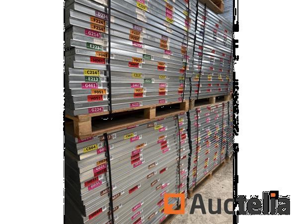 Grote foto industrieel rekkenmateriaal 748 ladders 4618 planken doe het zelf en verbouw hefwerktuigen