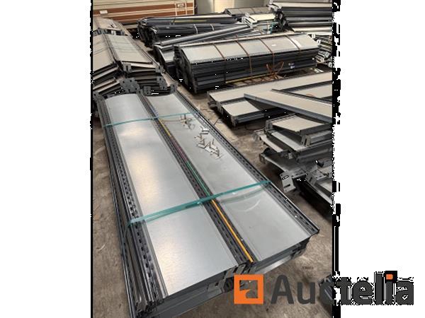 Grote foto industrieel rekkenmateriaal 748 ladders 4618 planken doe het zelf en verbouw hefwerktuigen