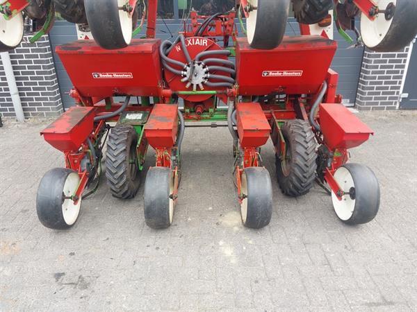 Grote foto vicon monoair maiszaaimachine 8 rijen agrarisch zaaimachines