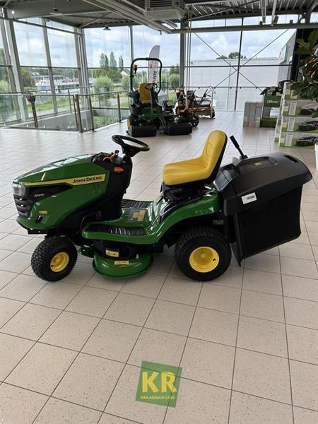 Grote foto john deere x147r 692965 tuin en terras zitmaaiers