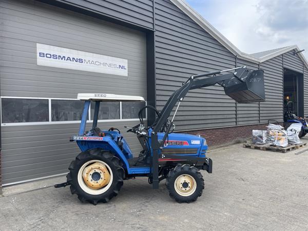 Grote foto iseki ta227 4wd 25 pk minitractor met frontlader voorlader agrarisch tractoren
