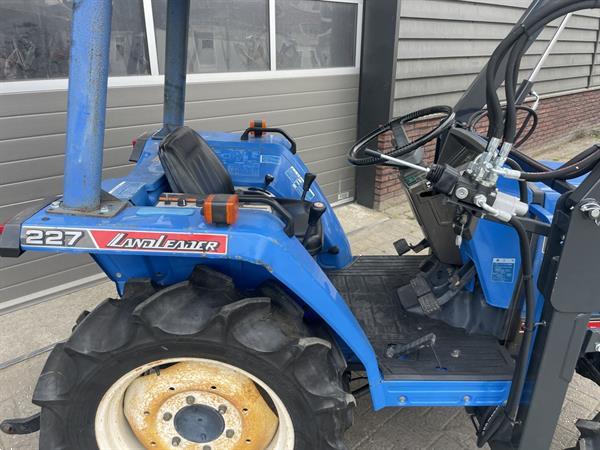 Grote foto iseki ta227 4wd 25 pk minitractor met frontlader voorlader agrarisch tractoren