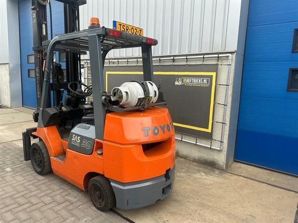 Grote foto vs 22045 triplex lpg heftruck toyota sidehift freelift bj2001 agrarisch heftrucks