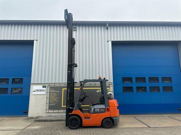 Grote foto vs 22045 triplex lpg heftruck toyota sidehift freelift bj2001 agrarisch heftrucks