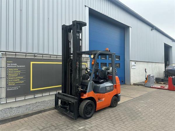 Grote foto vs 22045 triplex lpg heftruck toyota sidehift freelift bj2001 agrarisch heftrucks