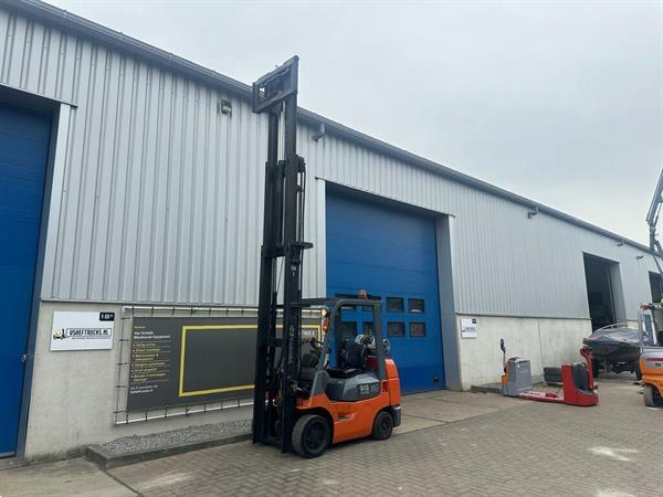 Grote foto vs 22045 triplex lpg heftruck toyota sidehift freelift bj2001 agrarisch heftrucks