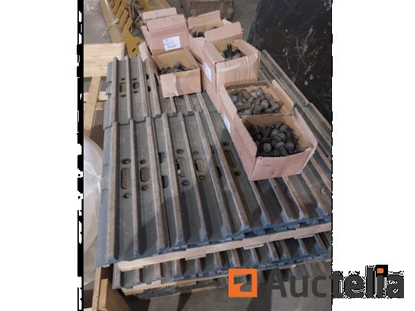 Grote foto rupsondersteltegels voor hydraulische graafmachines van liebherr doe het zelf en verbouw onderdelen en accessoires