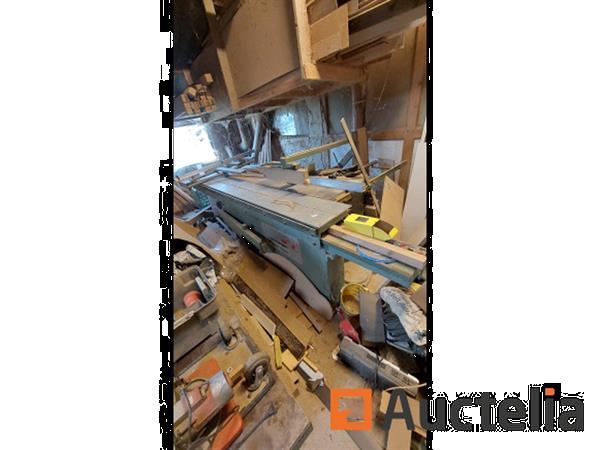 Grote foto vertongen paneelzaag met voorritser doe het zelf en verbouw ijzerwaren en bevestigingsmiddelen
